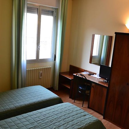 Albergo Elena ปิอาโนโร ภายนอก รูปภาพ