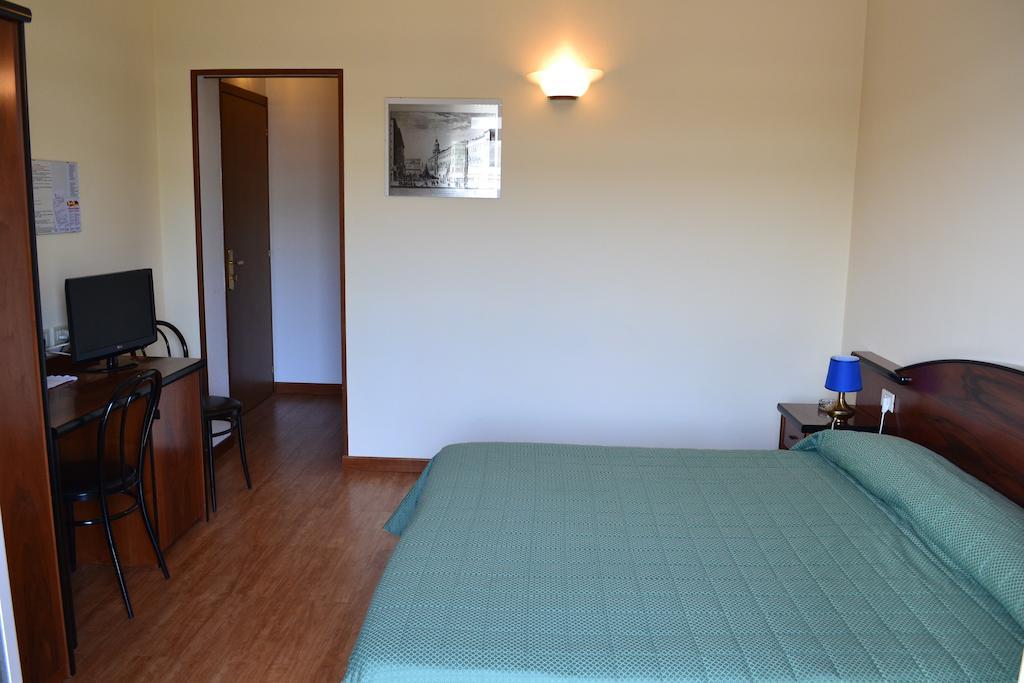 Albergo Elena ปิอาโนโร ห้อง รูปภาพ